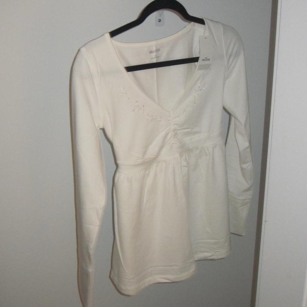 Hollister Cream Long-Sleeve V-Neck Empire Tunic